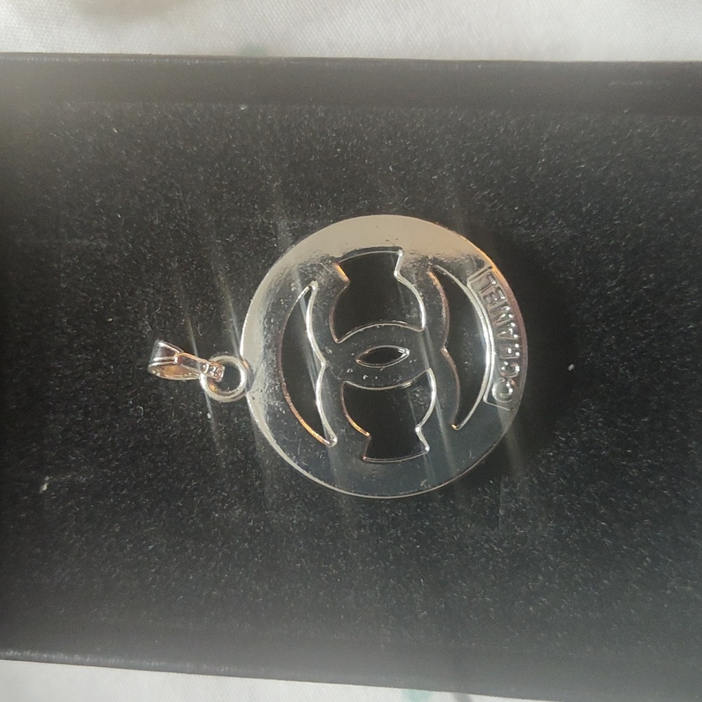 Chanel Authentic Topaz Stones White CC's Pendant 925 Sterling Silver Necklace - Picture 3 of 5